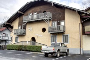 Exterior - Rivers Edge 802b (Helen)