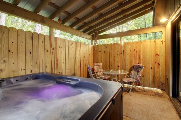 Tina de hidromasaje al aire libre