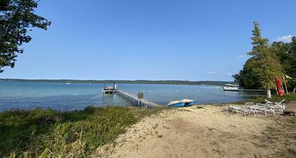 Sunrise Sands Retreat Beach & Dock 2364