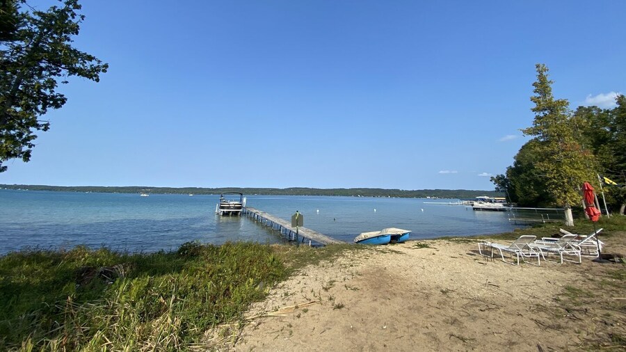 Sunrise Sands Retreat Beach & Dock 2364