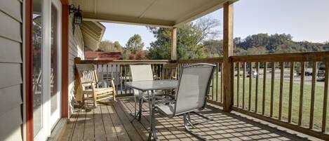 屋外ダイニングエリア