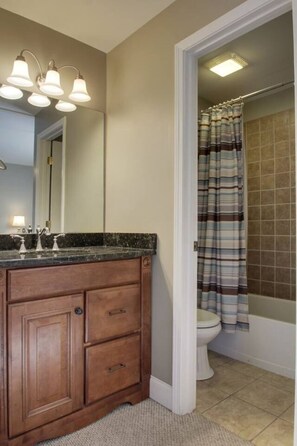 Douche, serviettes fournies