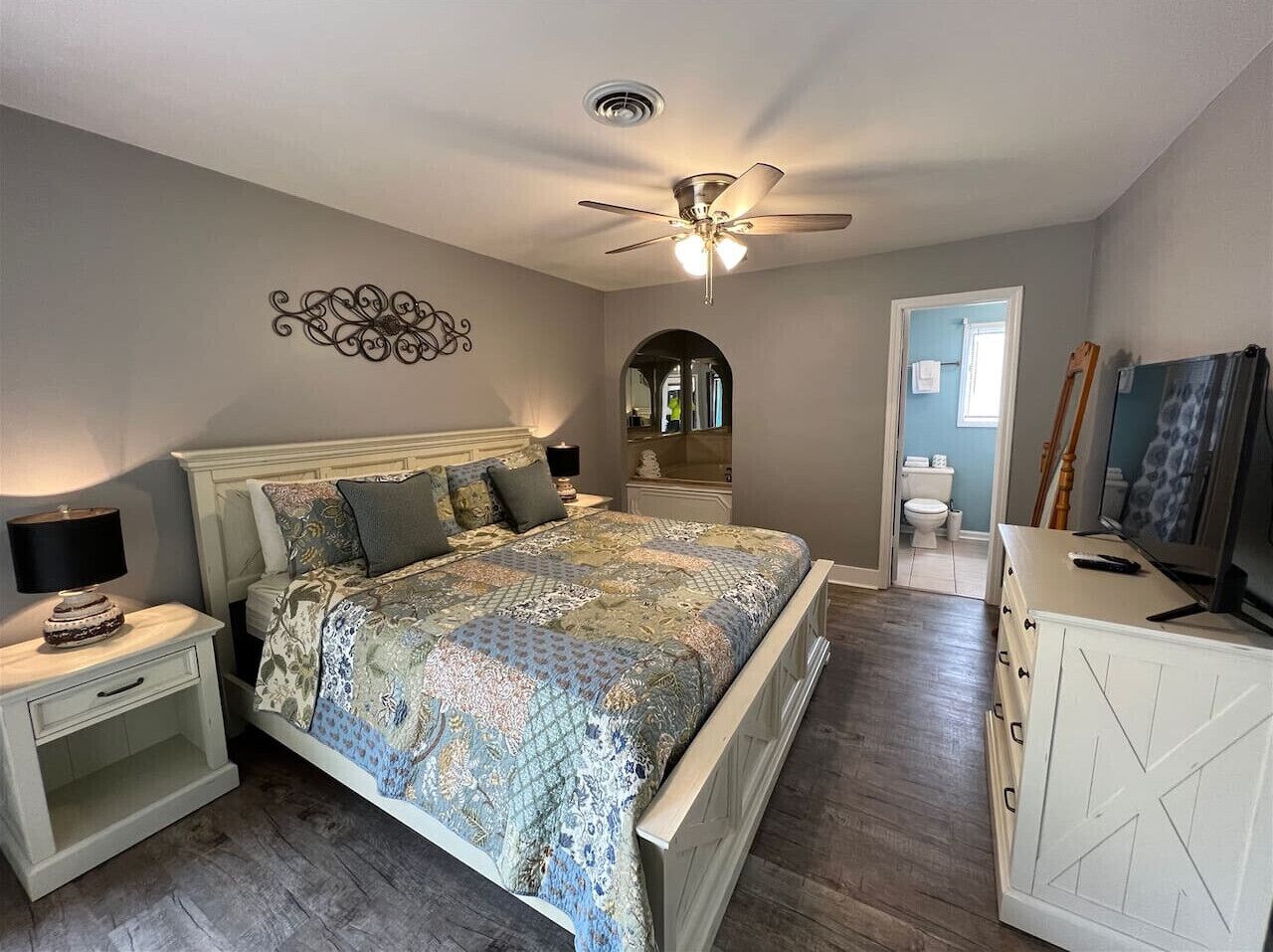 2 bedrooms, WiFi, bed sheets