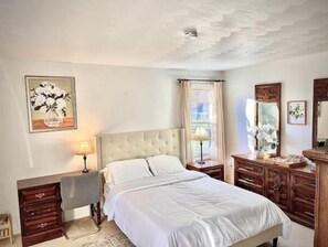 1 bedroom, desk, iron/ironing board, free WiFi - Neat & Tidy Private Entry Cozy Suite in Dayton Area with a Dedicated AC (Dayton)