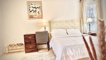 1 bedroom, desk, iron/ironing board, free WiFi