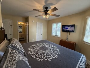 1 bedroom, WiFi, bed sheets - Rivers Edge 703A (Helen)