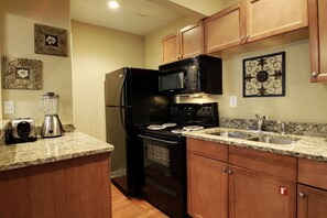 Fridge, microwave, oven, stovetop - Bavarian Brook Condo 11 (Helen)