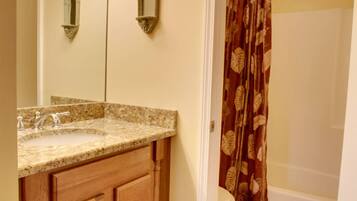 Douche, serviettes fournies