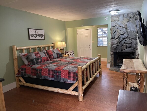 1 bedroom, WiFi, bed sheets - Bavarian Brook Unit 7 (Helen)