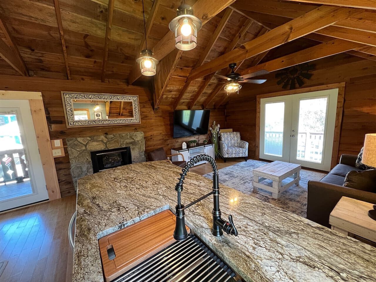 Smart TV, fireplace