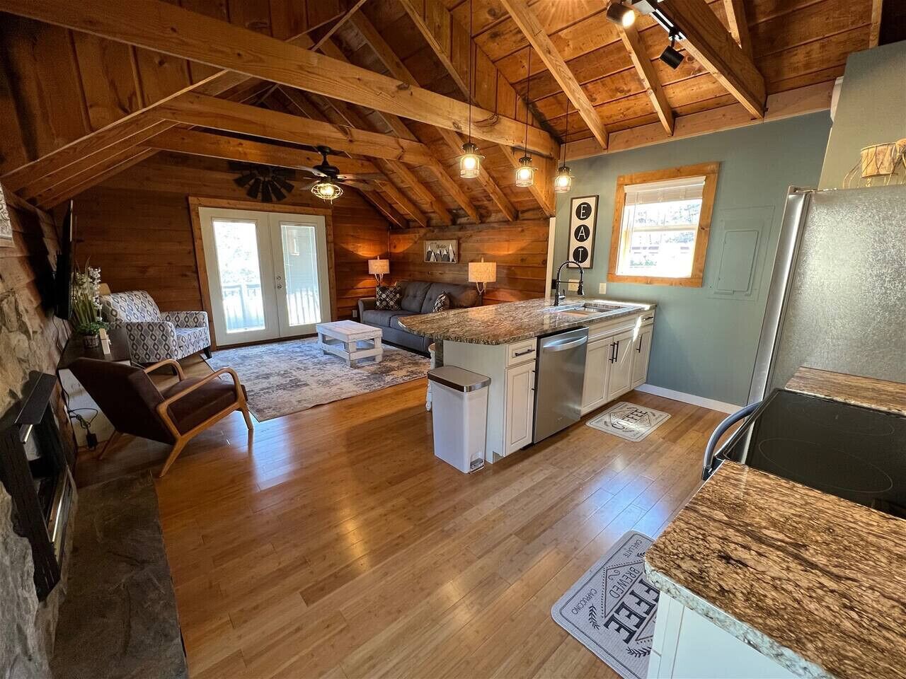 Smart TV, fireplace