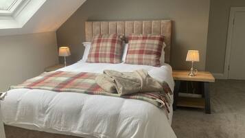 2 soverom, strykejern/-brett, reiseseng for barn og wi-fi