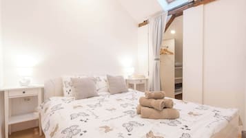 1 soveværelse, pengeskab på værelset, strygejern/strygebræt, weekendseng