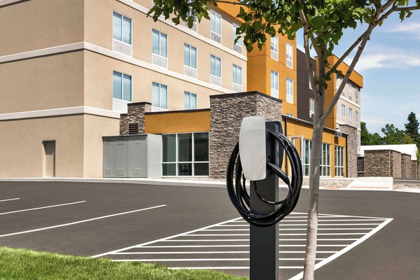 Electric vehicle charging station