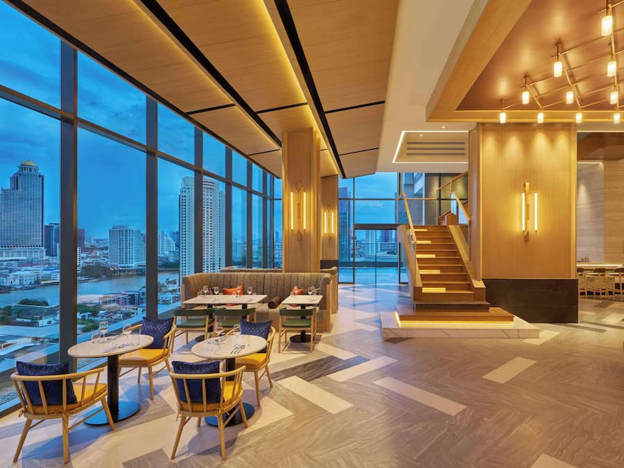 Breakfast, lunch and dinner served