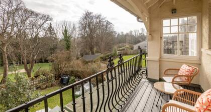 Beautiful apartment that sleeps 8 guests in 4 bedrooms