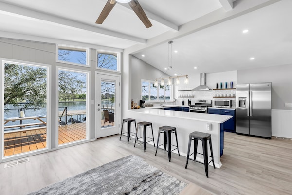 Floor to ceiling lake views.
