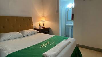 Standard Room | Premium bedding, down comforters, Select Comfort beds