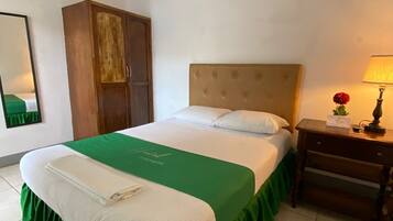 Økonomirom | Sengetøy av topp kvalitet, dundyner og senger med Select Comfort-madrass