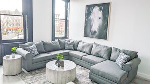 Smart TV - Unique Apartment in Easton's Heart (Easton)