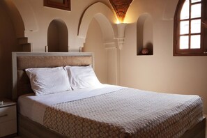 2 bedrooms, WiFi, bed sheets - Ground floor apartment at Malkata House on the West Bank of Luxor (Luxor)