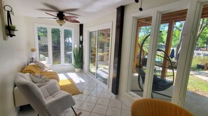 Smart TV, fireplace
