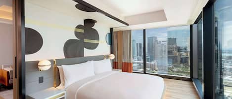 King Canopy Corner Suite