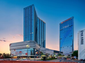 Exterior - Hilton Garden Inn Taiyuan Binhe (Taiyuan)