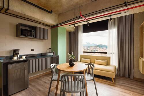 Suite luxueuse | Cuisine privée | Mini-réfrigérateur, four à micro-ondes, plaque chauffante