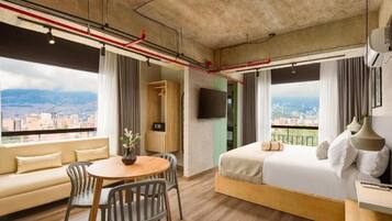 Luxury Suite | 1 bedroom, Egyptian cotton sheets, premium bedding, down duvets