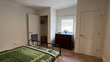 1 habitación, escritorio, wifi y ropa de cama