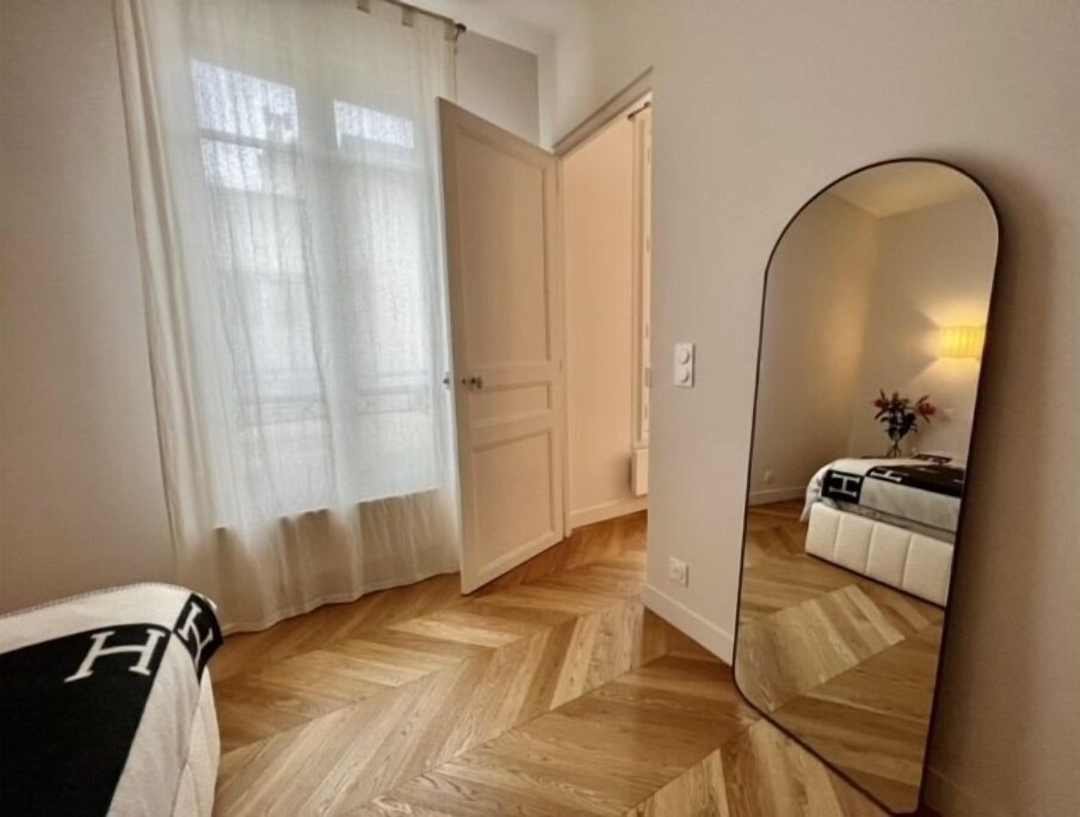 2 chambres, fer et planche à repasser, Wi-Fi, draps fournis