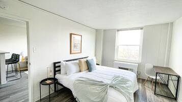 1 bedroom, desk, free WiFi, bed sheets