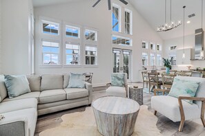 House (4 Bedrooms) | Interior