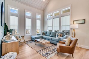 House (3 Bedrooms) | Exterior