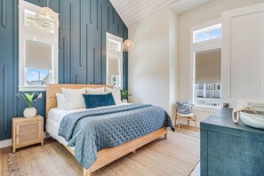 House (3 Bedrooms) | Exterior