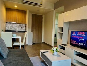 TV - unixx condo pattaya by moon
 (Muang Pattaya)