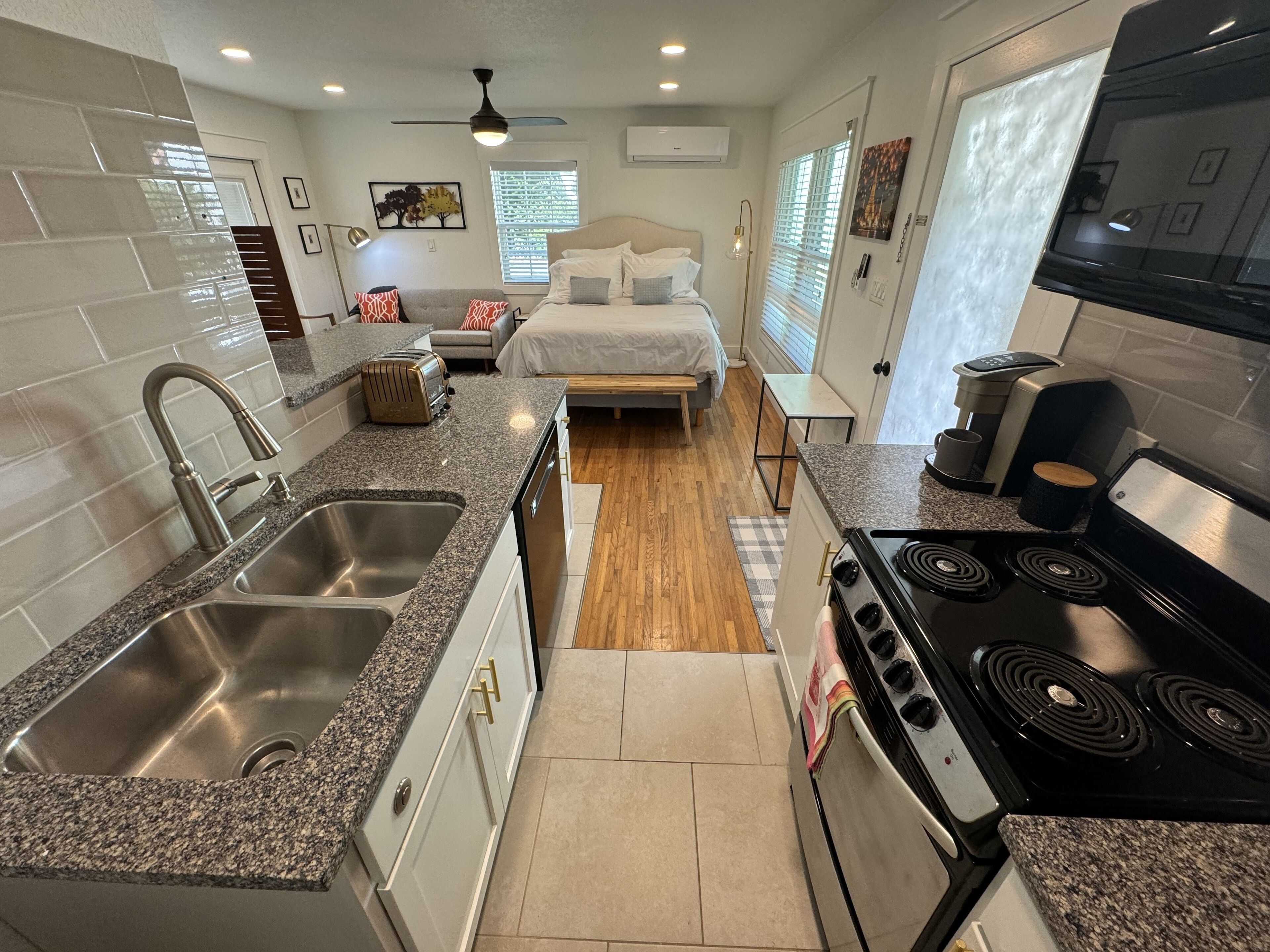 1 多间卧室、熨斗/熨衣板、WiFi、床单