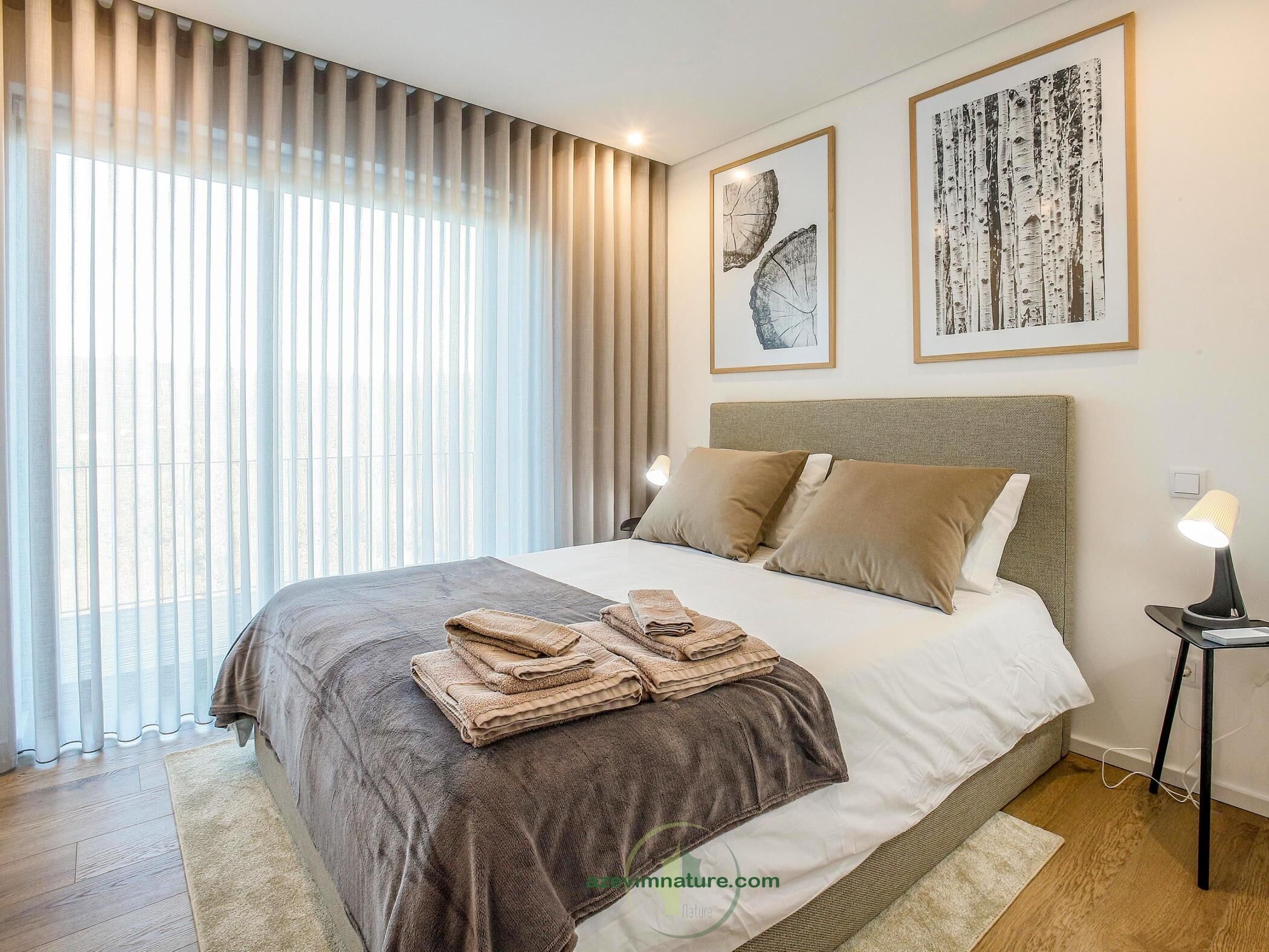3 bedrooms, iron/ironing board, internet, bed sheets
