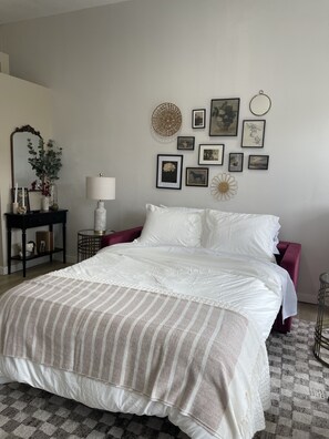 1 bedroom, WiFi, bed sheets