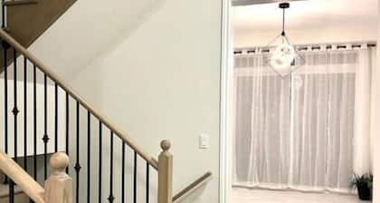 5 Beds Luxury Retreat at Wasaga Beach