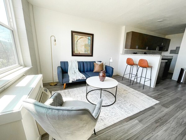 Smart TV - Sleepover: Extraordinary 1BD/1BA +Gym - Cincinnati (Cincinnati)