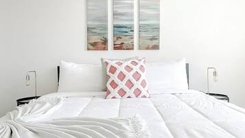 Bureau, fer et planche Ă repasser, Wi-Fi gratuit, draps fournis