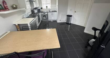 City Airport Apartment