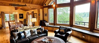 Pine Haven Retreat overlooking Whiteface-privacy, amenities & views. Sleeps 8-12