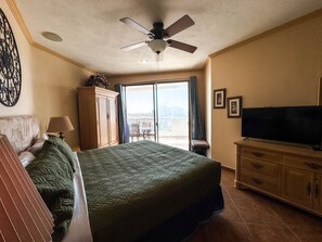 2 bedrooms, desk, iron/ironing board, WiFi