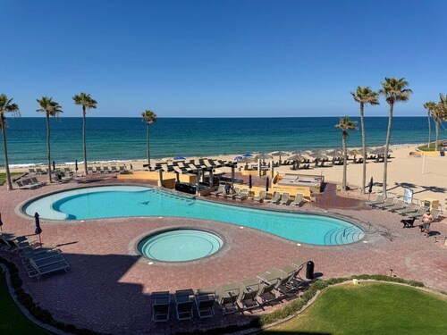 Princesa E302 Sunset View, Steps from the Beach