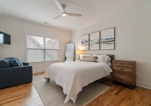 4 bedrooms, travel cot, free WiFi, bed sheets