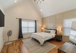 4 bedrooms, travel cot, free WiFi, bed sheets
