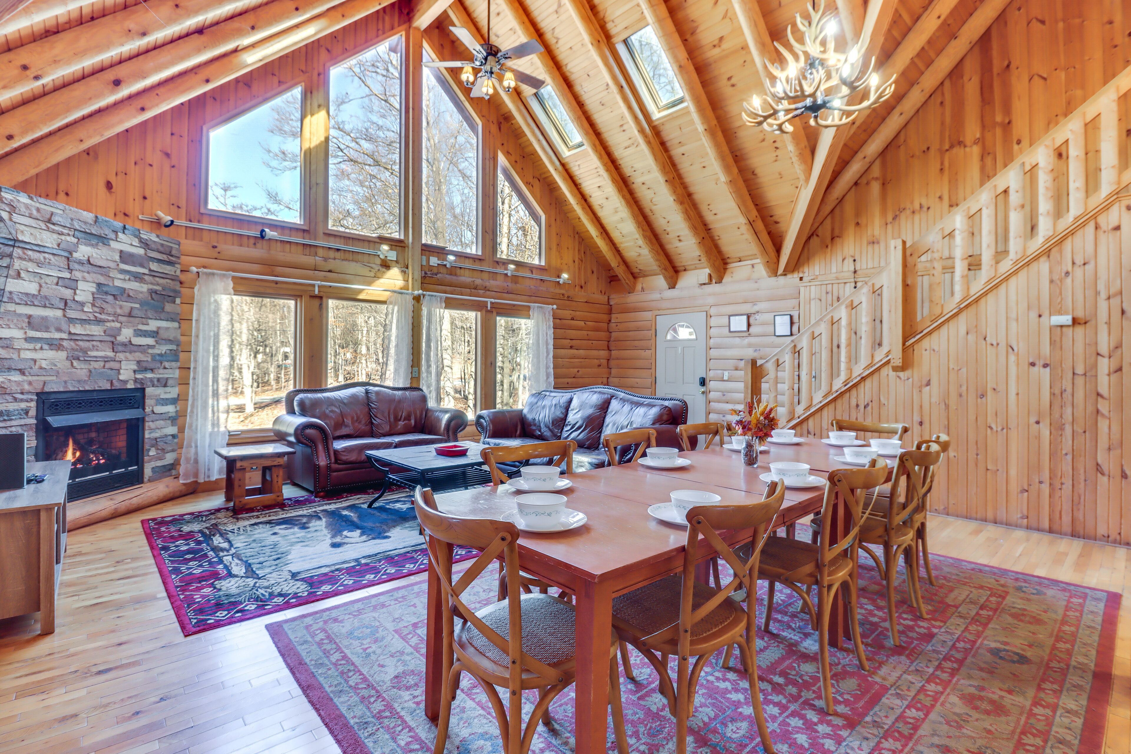 Blakeslee Cabin w/ Spacious Deck & Private Hot Tub